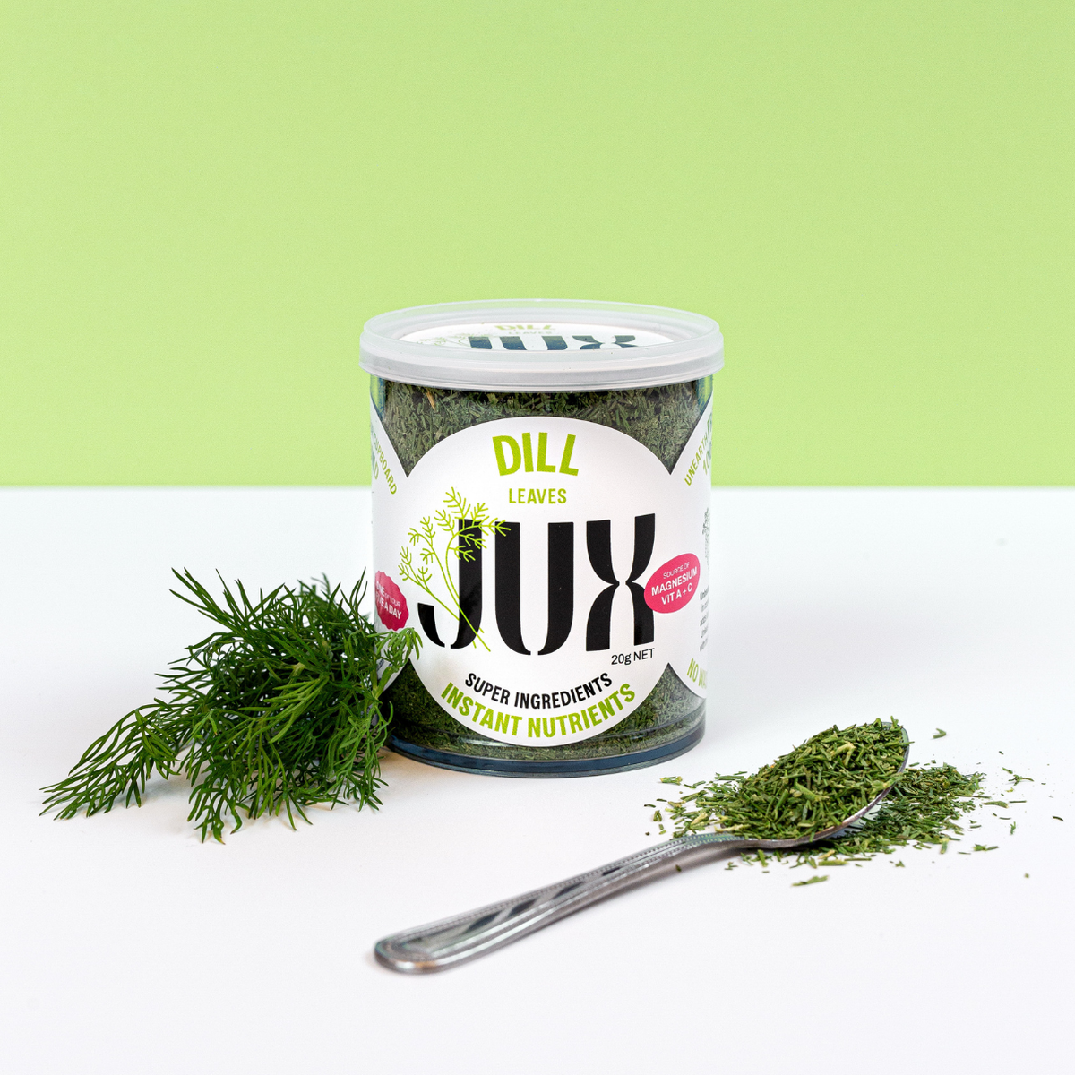 JUX Freeze-dried Dill next to fresh dill and a teaspoon of dried dill