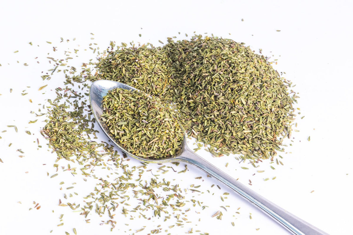 JUX chopped freeze-dried Thyme leaves on a teaspoon
